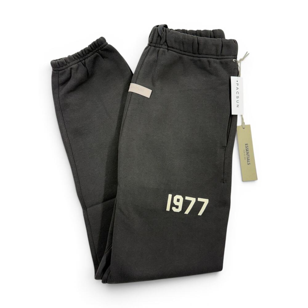 NWT FOG Essentials Joggers Black MEDIUM - Picture 2 of 4
